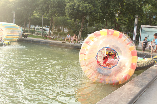 华南热作学院水上漂浮滚筒