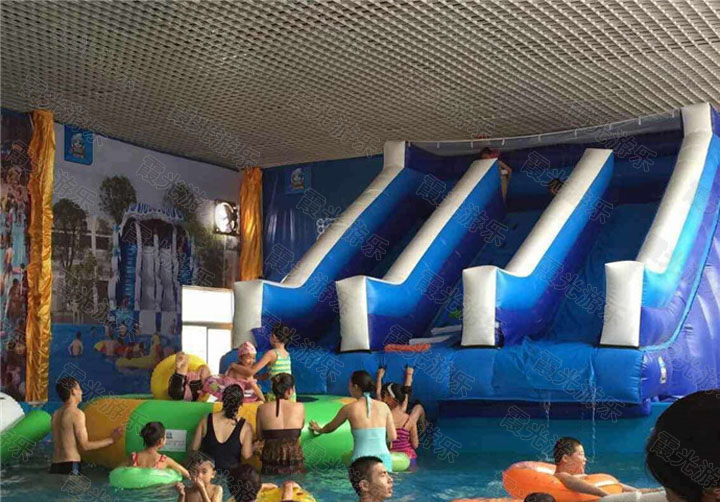 华南热作学院充气滑梯游泳池
