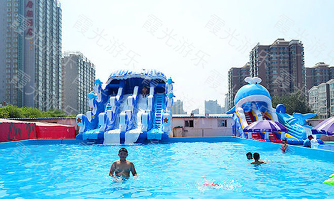 华南热作学院大型充气泳池